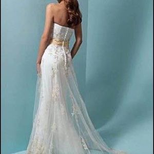 Wedding dress new